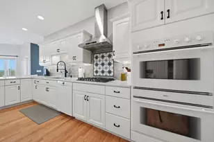 8 Ledgewood Dr, Londonderry, NH 03053 - Photo 23
