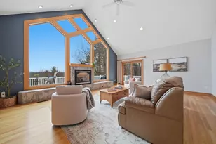 8 Ledgewood Dr, Londonderry, NH 03053 - Photo 7