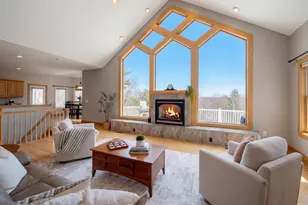 8 Ledgewood Dr, Londonderry, NH 03053 - Photo 11