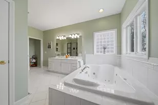 8 Ledgewood Dr, Londonderry, NH 03053 - Photo 31