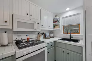 256 Pine St, Laconia, NH 03246 - Photo 15