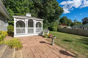 18 Center Cir, Plaistow, NH 03865 - Photo 27