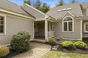 25 Peninsula Dr, Stratham, NH 03885 - Photo 3