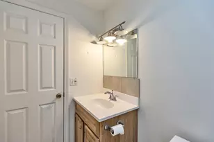 1 Northbrook Dr, Manchester, NH 03102 - Photo 15
