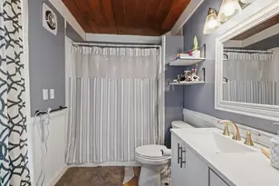 14 Pleasant St, Plymouth, NH 03264 - Photo 29