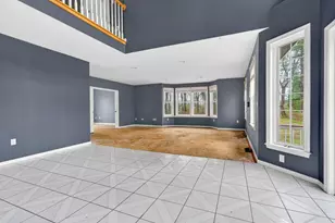 12 Leclair Dr, Hudson, NH 03051 - Photo 7