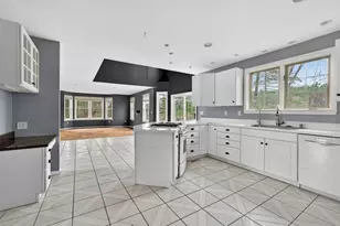 12 Leclair Dr, Hudson, NH 03051 - Photo 5