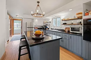 66 Wilder St, Hartford, VT 05001 - Photo 9