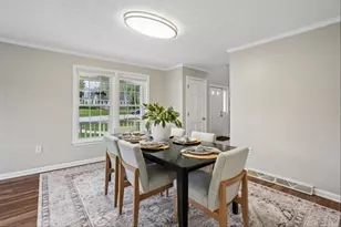 137 Peele Rd, Nashua, NH 03062 - Photo 7