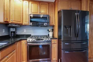 21 Gloucester Ln, Nashua, NH 03063 - Photo 5
