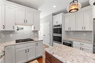 71 Haverhill Rd, Salem, NH 03079 - Photo 17