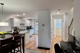 18 Dumaine Ave, Nashua, NH 03063 - Photo 11