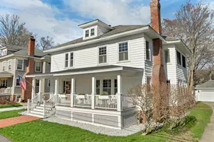 951 Chestnut St, Manchester, NH 03104 - Photo 1
