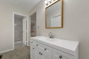 9 Isabella Dr, Londonderry, NH 03053 - Photo 5