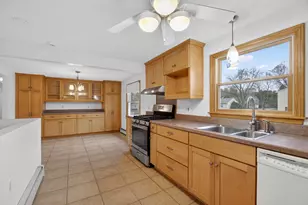 13 Darryl Ln, Salem, NH 03079 - Photo 17