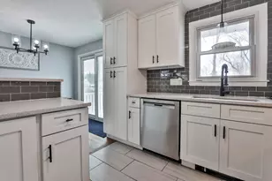 8 Kingston Dr, Nashua, NH 03060 - Photo 15