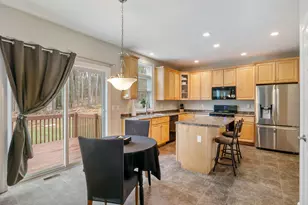 22 Rolling Woods Dr, Hudson, NH 03051 - Photo 11