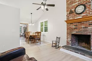 21 W Chamberlain Rd, Merrimack, NH 03054 - Photo 3