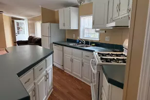 22 Wayne Dr, Derry, NH 03038 - Photo 13