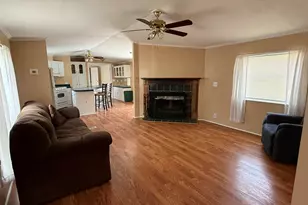 22 Wayne Dr, Derry, NH 03038 - Photo 7