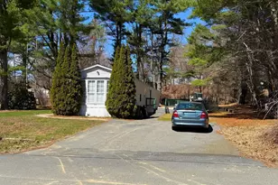 22 Wayne Dr, Derry, NH 03038 - Photo 3