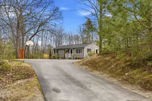 9 Tuttle Rd, Bedford, NH 03110 - Photo 5