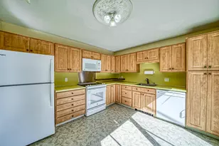 19 Hilltop Pl, New London, NH 03257 - Photo 11