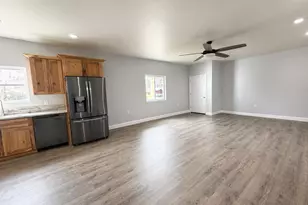 64 Evans St, Gorham, NH 03581 - Photo 3