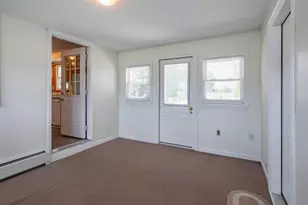 9 Juniper Ln, Nashua, NH 03063 - Photo 5