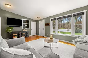 152 Dracut Rd, Hudson, NH 03051 - Photo 5