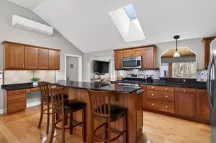 5 Maureen Ln, Hudson, NH 03051 - Photo 9