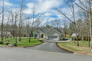 22 Fairway Dr, Ashland, NH 03217 - Photo 3