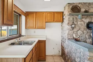 240 Black Point Rd, Alton, NH 03810 - Photo 23