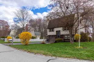 15 Elaine Dr, Nashua, NH 03062 - Photo 3