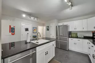 23 Pleasant St, Lebanon, NH 03784 - Photo 15