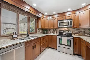 9 Scottsdale Rd, Atkinson, NH 03811 - Photo 11