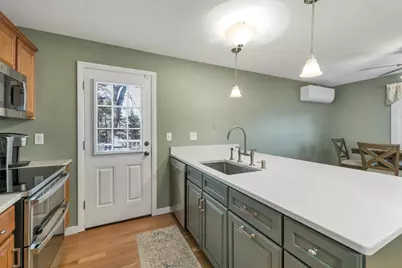6 Castle Drive, Hooksett, NH 03106 - Photo 9