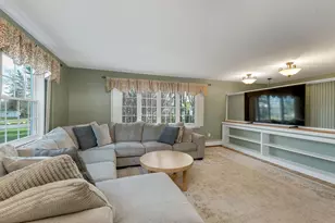 6 Castle Dr, Hooksett, NH 03106 - Photo 3