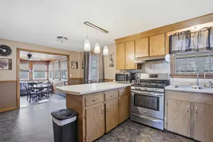 18 Cottonwood Dr, Hudson, NH 03051 - Photo 11