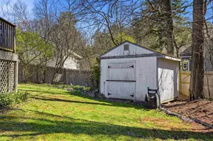 18 Cottonwood Dr, Hudson, NH 03051 - Photo 33