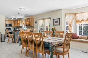 8 Flag Ct, Auburn, NH 03032 - Photo 7