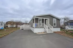 11 Hagop Rd, Salem, NH 03079 - Photo 1