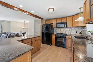 4 Percheron Cir, Nashua, NH 03062 - Photo 9