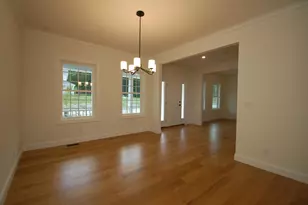 70 Lantern Dr, Sandown, NH 03873 - Photo 5