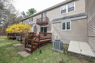 38 Winterwood Dr, Londonderry, NH 03053 - Photo 9