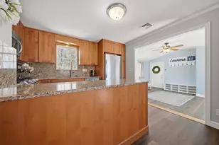 7 Vernon St, Hudson, NH 03051 - Photo 9