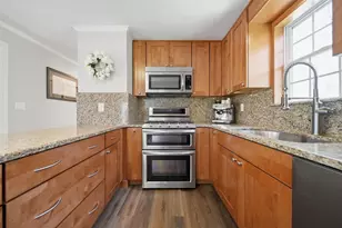 7 Vernon St, Hudson, NH 03051 - Photo 7