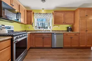 45 Damon Ave, Nashua, NH 03064 - Photo 17