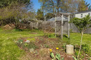 84 Elm St, Keene, NH 03431 - Photo 9