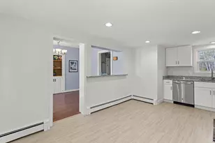 71 Franklin St, Derry, NH 03038 - Photo 7